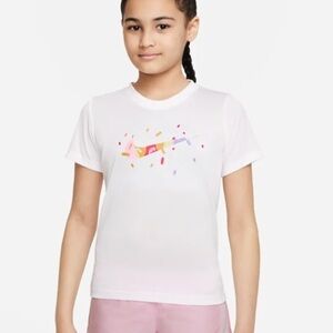 Nike Dri-FIT Older Kids' (Girls') Training T-Shirt